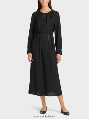 Marc Cain Tyylikäs mekko retro -ilmeessä musta vaatteet V0LL48130 Marc Cain Mekko